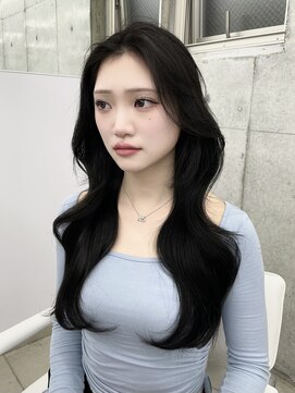 エヌアイ オモテサンドウ(ni omotesando) ブルベ向けオリーブグレージュ/寒色カラー/暗髪レイヤーカット