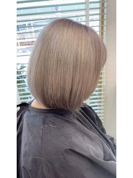 オリビアヘアー(OLIVIA HAIR) 柔らかグレージュ×まとまるボブ