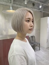 ボブ×カラーで作る透明感×デザインカラー。ショートヘアこそカラーが映える。抜け感を引き出すカラー設計