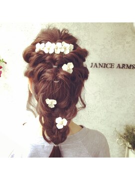 ジャニスアームズ(JANICE ARMS) ★編み込みゆるふわスタイル★