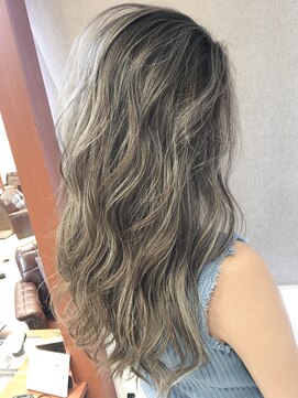 オリ(‘Oli) ３Dハイライト＿プラチナベージュ