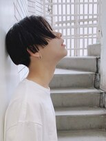 シン(syn) ナチュラルウェット前下がりセンターパート韓国マッシュ