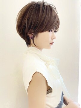 アンド ストーリーズ(&STORIES) 耳掛けショート/黒髪/小顔カット/マッシュショート/ハイライト