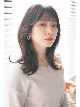 エマ(emma) 20.30代40.50代小顔ミディアム外ハネ韓国ヘアヨシンモリ