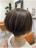 ショートボブ