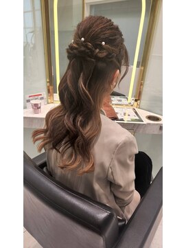 六本木美容室 白金店 結婚式お呼ばれハーフアップ