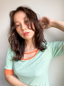 セーヌプラス(CEINE+) レイヤーミディ / 顔まわりレイヤー/ ペールカラー