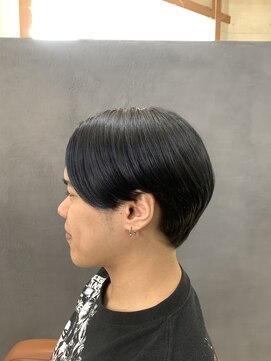 エゴ(ego) 前下がりセンターパート