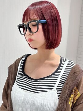 ビューシンサイバシ(VIEW SHINSAIBASHI) 透明感ワインレッド × つるんとコンパクトボブ10代20代30代