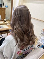 ミラシィ 成田(Mirashy)&nbsp;ハイライトカラーミルクティーベージュレイヤーカット