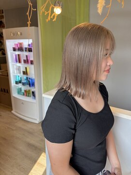 シエカ(C.eka) ホワイトベージュ