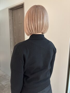 ポノ(po_no) ハイトーンミルクティーベージュショートボブ