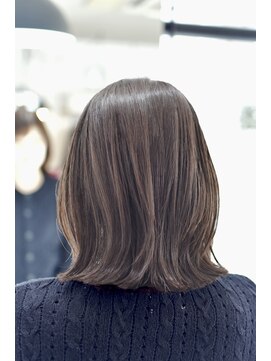 ルピナス(Lupinus) かすだけでまとまる切りっぱなしボブ