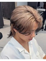 テンバイリップスヘアー(TEN by LIPPS hair)&nbsp;ミルクティーベージュエンドカラーブリーチセンターパートウルフ