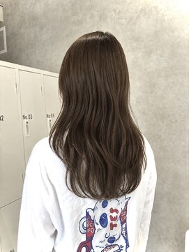 ナイロン 西葛西店(NYLON.) オレンジ味を抑えた透明感グレージュカラー×レイヤーカット