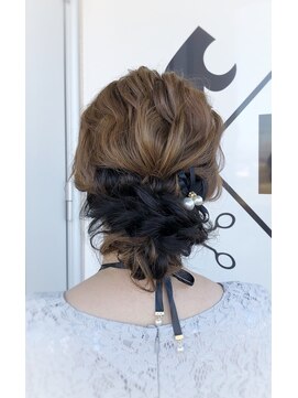 ラバーフロウ(Lava-flow) ゆるふわシニヨン