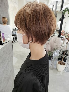 ニコ(nico...) ブリーチなしで作るハイトーンカラー×ショート