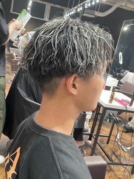 スキル(SKILL) ハイライトツイストスパイラル センターパート