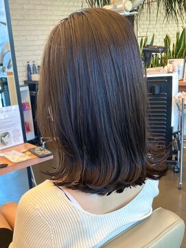 ディフィーノ 青山(DIFINO) 【DIFINO青山】外ハネくびれミディアム/艶カラー