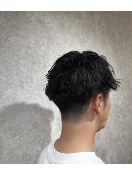 ラルス(Larus) MEN’S HAIR/ブルーブラック/フェザーパーマ/本八幡