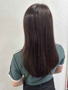 ジェナ(Jena) 髪を綺麗に見せるピンクブラウン