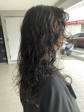 エンリー(ENlee) 【とまべち】黒髪×ロングウルフパーマ