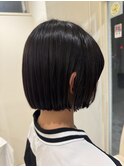 イメージチェンジ！ 女性のツヤ感ミニボブ