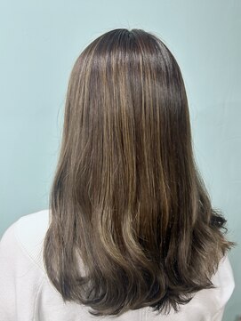 チキータ(chiquita) ハイライトグレージュ