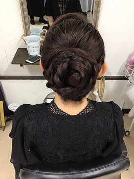 フラワー(Flower) 薔薇お団子ヘア