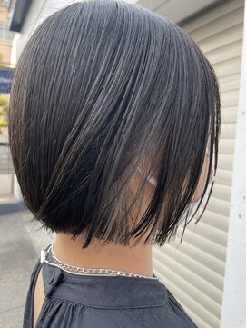 ロイジー(roijir) 【roijir 表参道】切りっぱなしボブ×インナーカラー