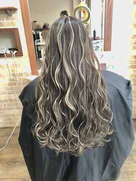 デコヘアー キートス(DECO HAIR kiitos) 筋感ハイライト