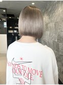 ホワイトベージュ×ぷつっとボブ