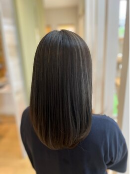 ヘアブロス 水戸店(hair BROS)の写真/ファイバープレックスのボンディング効果で髪を酸化ダメージから保護、さらに髪を強化しながら染めます。