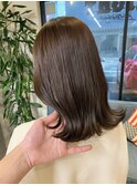 オリーブグレージュ