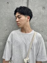 カー(KAH)&nbsp;メンズカット　ツーブロック　ショート　アップバング