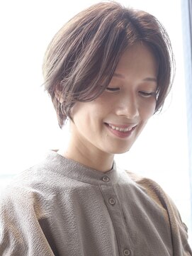 スリー(three.) 【three.スリー】小顔ショートボブ/前髪なし/大人ピンクベージュ