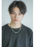 爽やかセンターパートニュアンスパーマウルフアッシュカラー