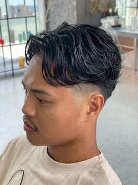 デュー 栄(DEW) 【DEW】フェザーパーマ/フェザーショート/フェード