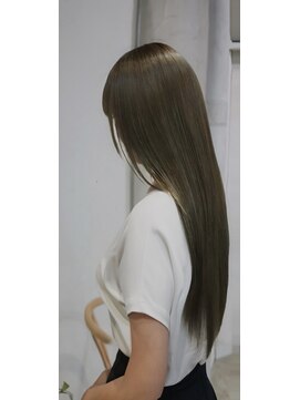 アリー 原宿 表参道(ALLY) 松村ally “透明感オリーブグレージュ”で叶える大人の艶髪