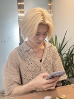 ラニヘアサロン(lani hair salon)&nbsp;ホワイトブロンド/ハイトーン/メンズカラー/センターパート/
