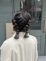 マーシュ(marshu)&nbsp;結婚式お呼ばれアレンジ【お団子ツインヘア】