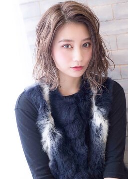 ウィ ラグゼ 北千住店(Oui luxe) 前髪かきあげふわミディ