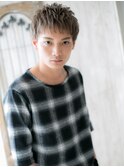 ハイトーンカラーのフェザーマッシュ束感カットH