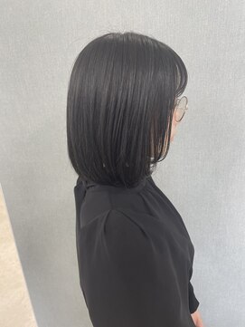 プラーグ ヘアー(Prague Hair) 艶々シャギーカット