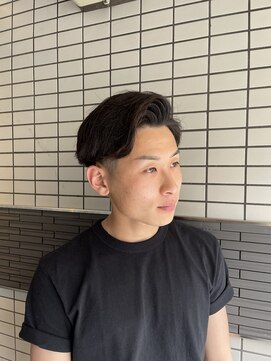 ウェルネス(Wellness) スキンフェードツイストスパイラルセンターパートサイドパート12