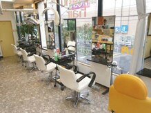 イサムヘアー せんげん台店(isamuhair)の雰囲気（せんげん台イオンとなり ２F角地で眺めが良いです！）