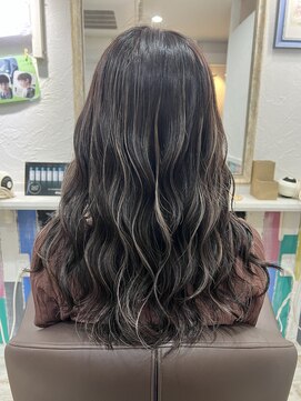 ザブリッジ(the Bridge) ロング×グレージュハイライト