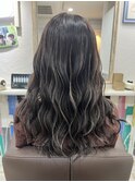 ロング×グレージュハイライト