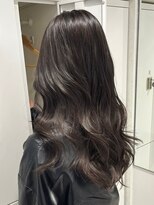 ユーフォリア 渋谷グランデ(Euphoria SHIBUYA GRANDE)&nbsp;髪質改善 アッシュブラウン 大人モード　くびれ巻き