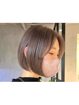 《透明感・艶感を意識した明るい白髪染めグレイカラーが大人気》*大人女性にぴったりの薬剤でお悩み解決*